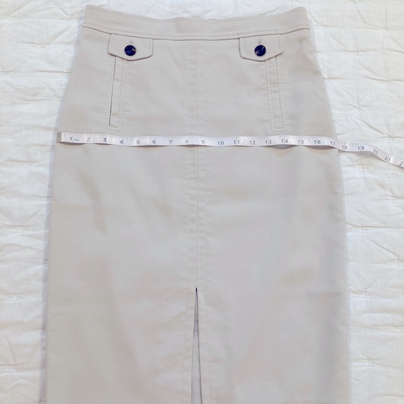 Ann Taylor Casual Midi Skirt. Size 0 - Picture 5 of 5